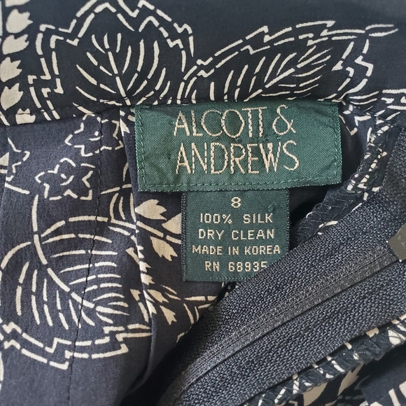 VINTAGE ALCOTT AND ANDREWS 100% Silk Skirt Midi Skirt Waist Size 28" - Picture 2 of 4